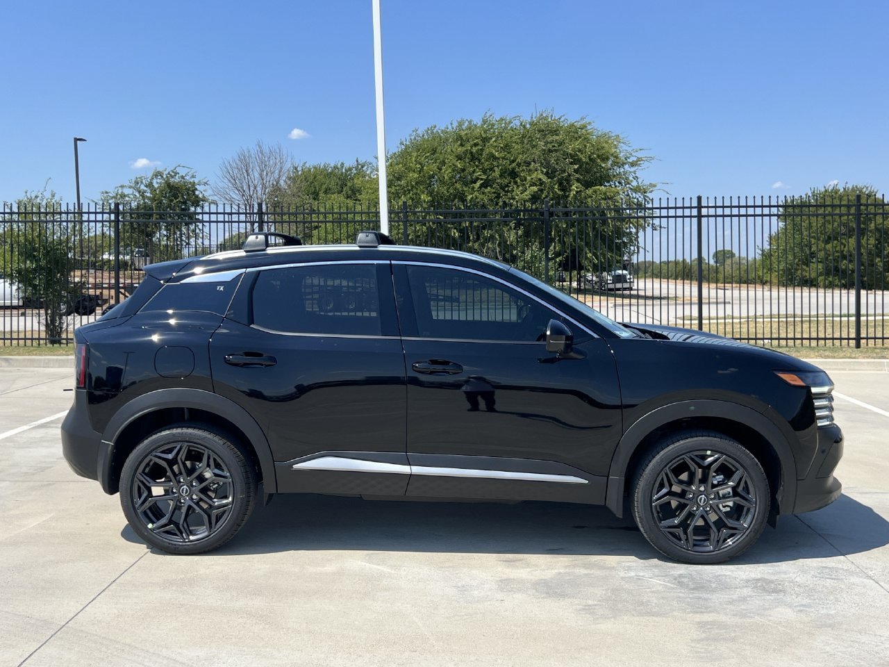 New 2027 Nissan Kicks SR AWD/4WD image 4