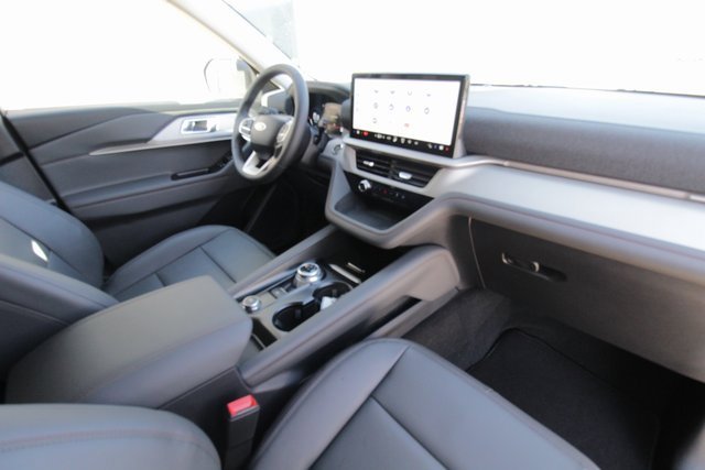 New 2025 Ford Explorer Active w/ Active Comfort Package image 36