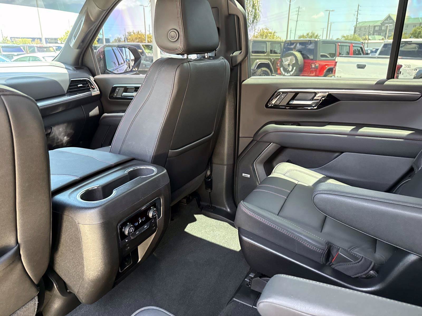 Used 2025 Chevrolet Tahoe RST w/ RST Performance Edition AWD/4WD image 16