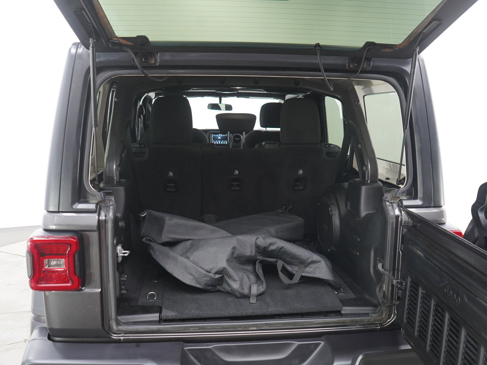 Used 2018 Jeep Wrangler Unlimited Sport S image 15