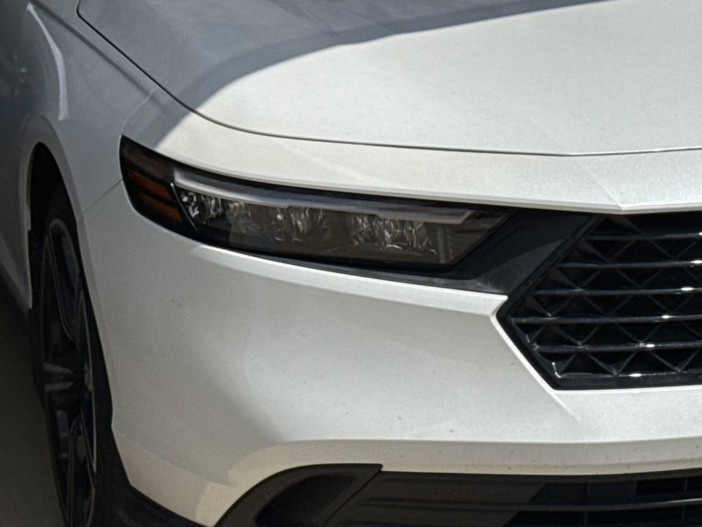 Used 2023 Honda Accord Sport image 4