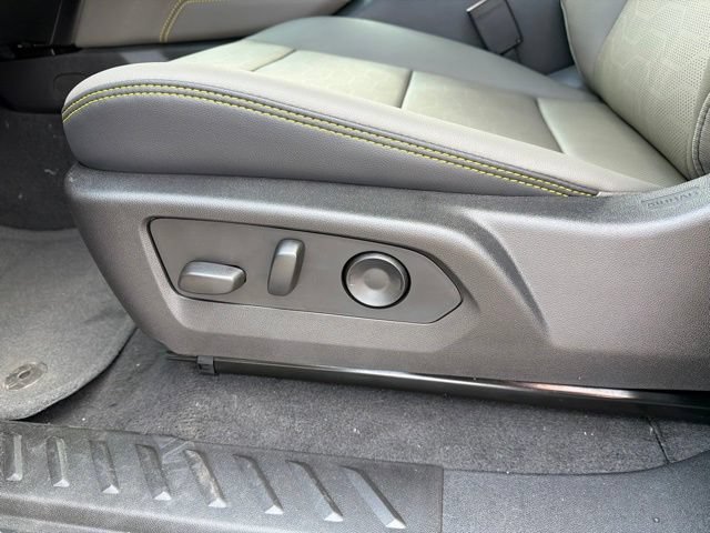 New 2026 Chevrolet Colorado ZR2 w/ Technology Package AWD/4WD image 15