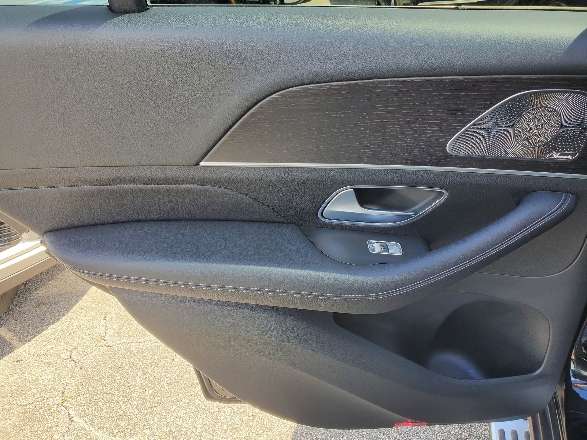 Used 2022 Mercedes-Benz GLE 350 w/ Premium Package image 10