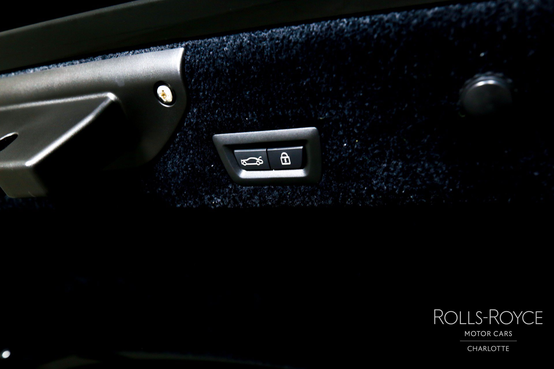 Used 2017 Rolls-Royce Wraith RWD image 21
