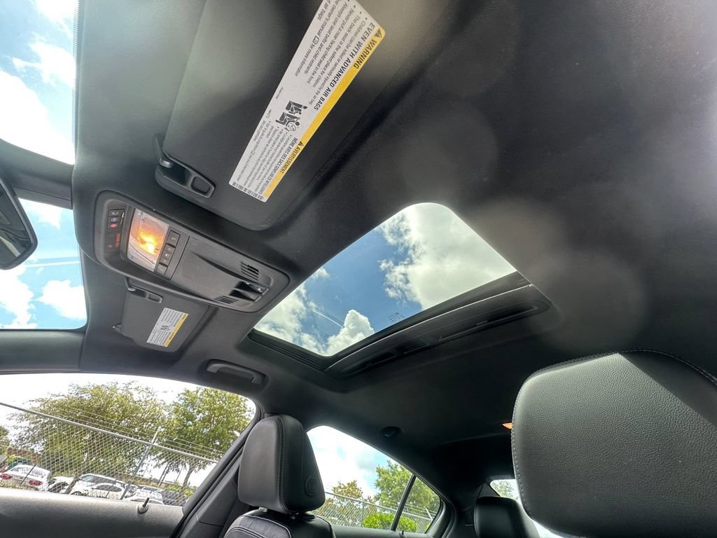 Used 2017 Chevrolet Cruze Premier FWD image 21