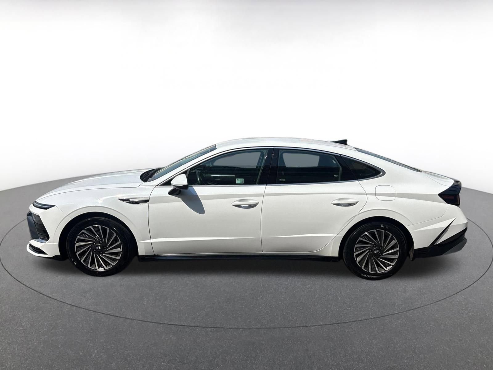 Used 2025 Hyundai Sonata SEL FWD image 10