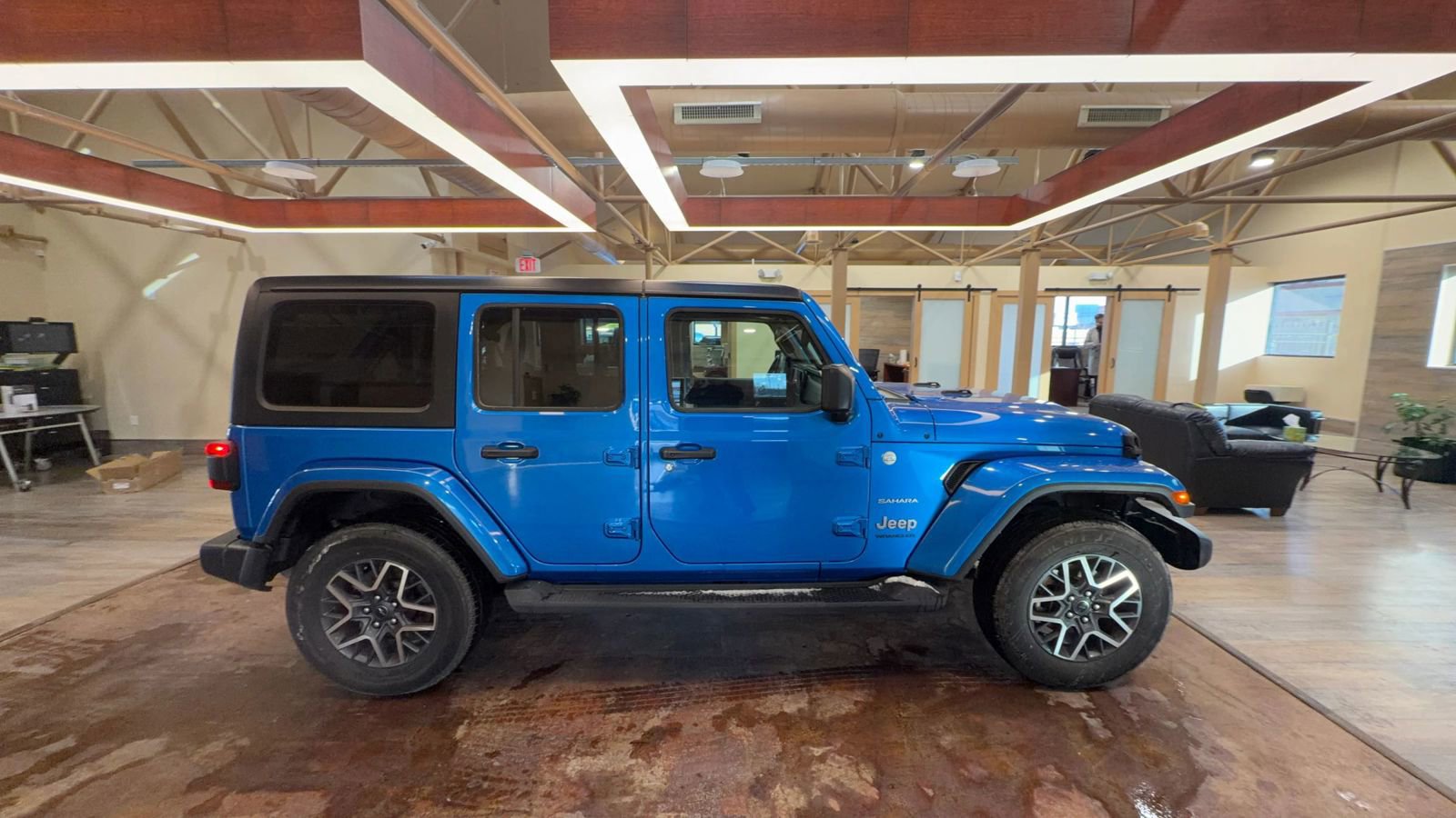 Used 2024 Jeep Wrangler Unlimited Sahara image 2