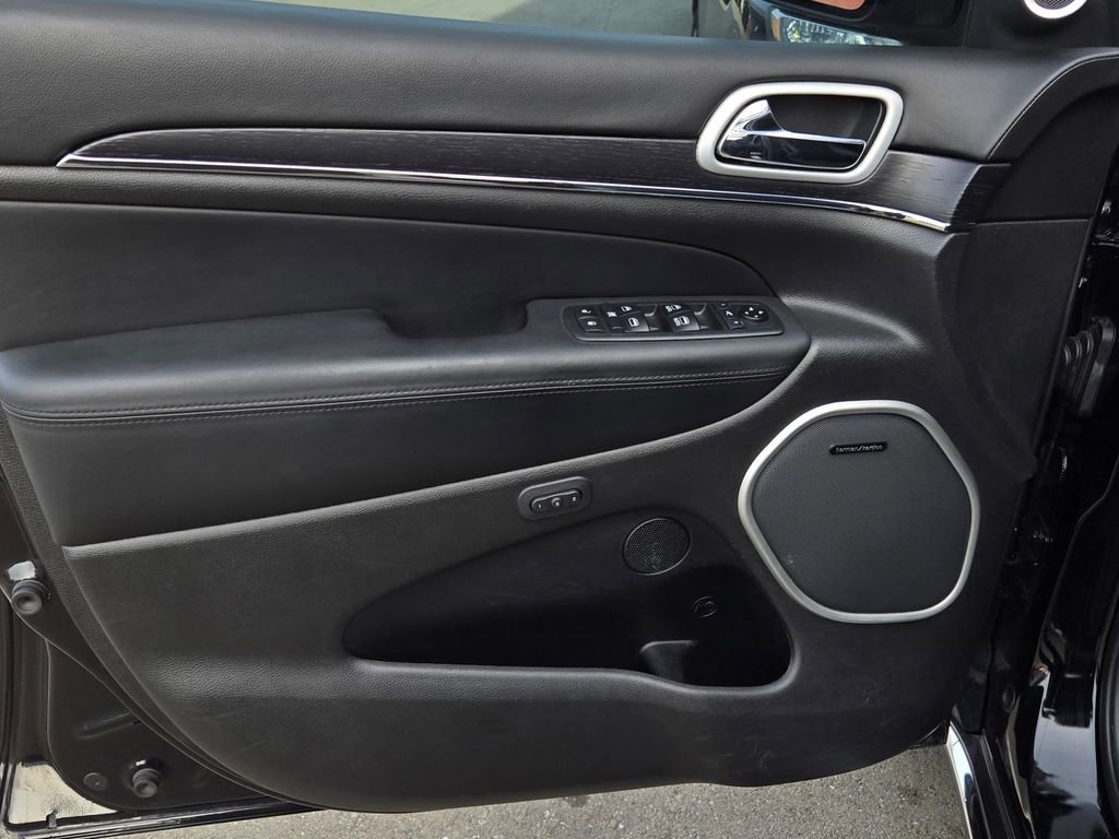 Used 2018 Jeep Grand Cherokee Summit image 11