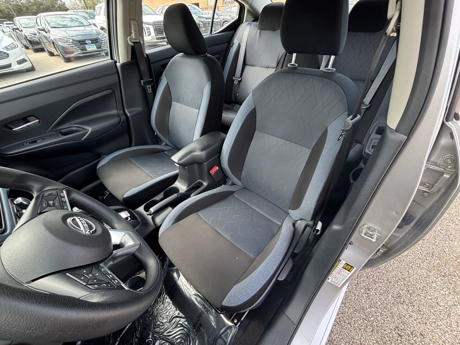 Used 2025 Nissan Versa SV image 34