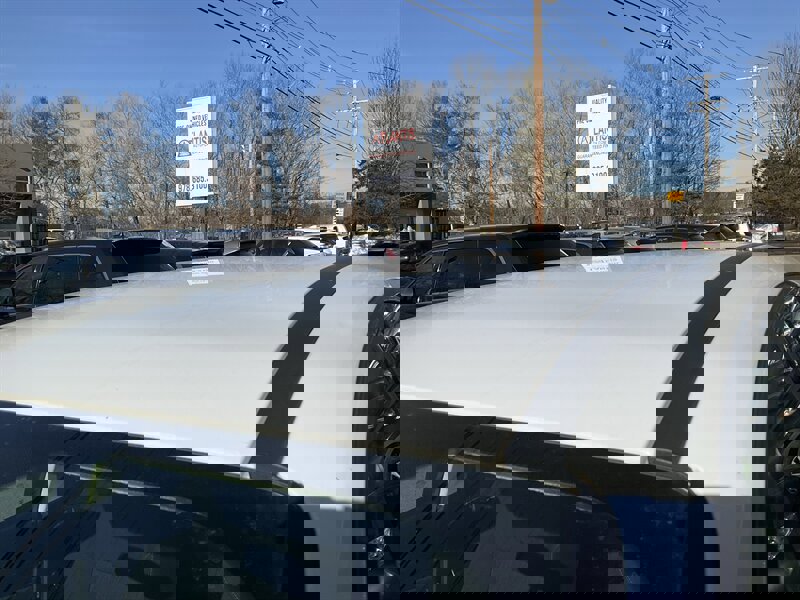 Used 2017 Ford Focus SE w/ Cold Weather Package image 9