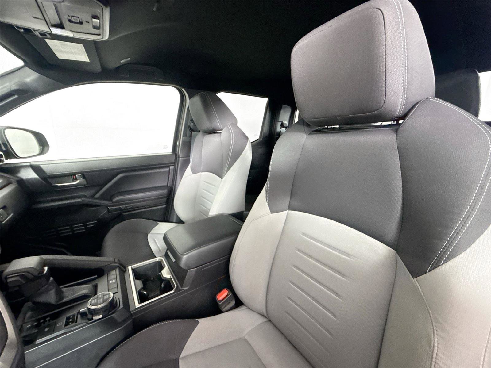 Certified 2025 Toyota Tacoma TRD Off-Road image 3