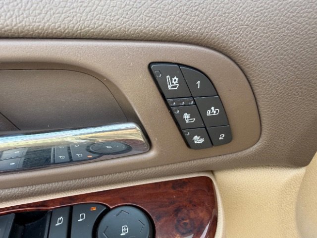 Used 2010 Chevrolet Suburban LTZ image 22