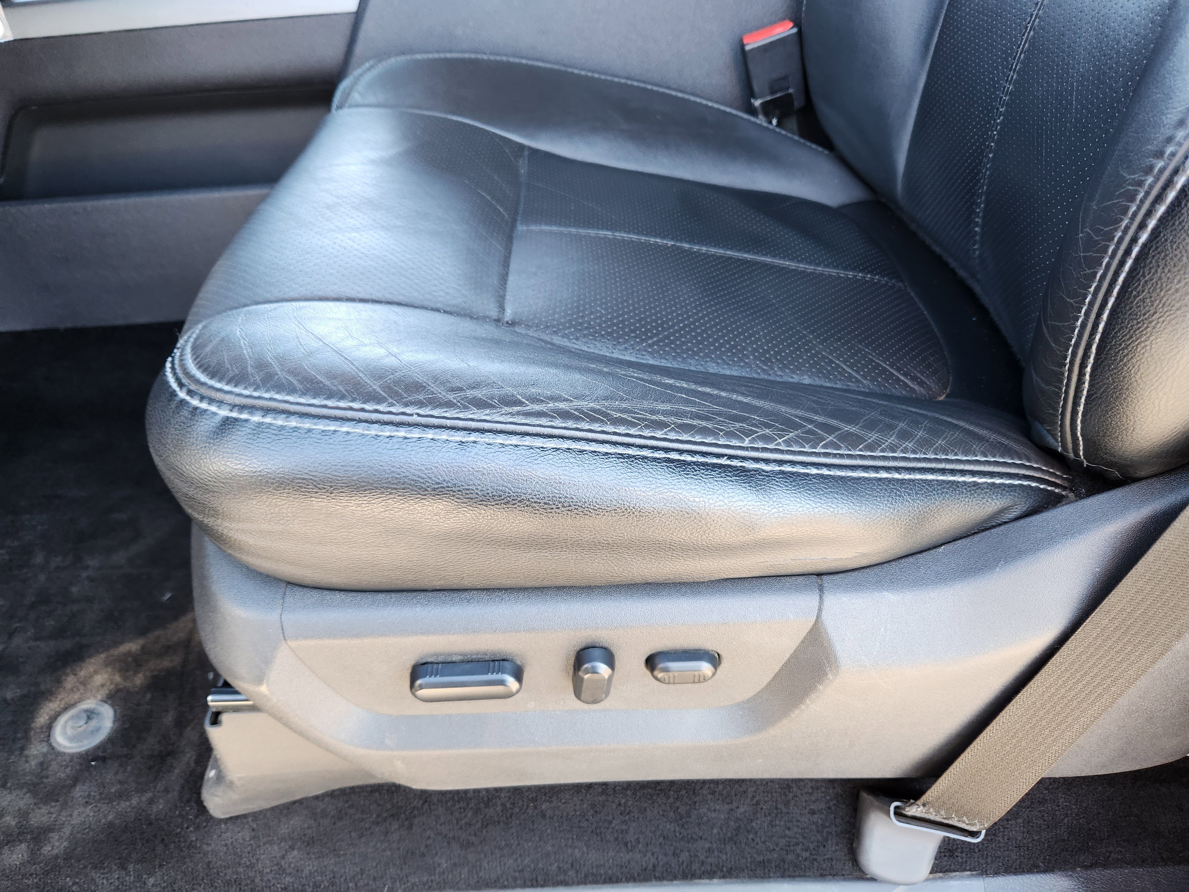 Used 2016 Ford F350 Lariat image 12