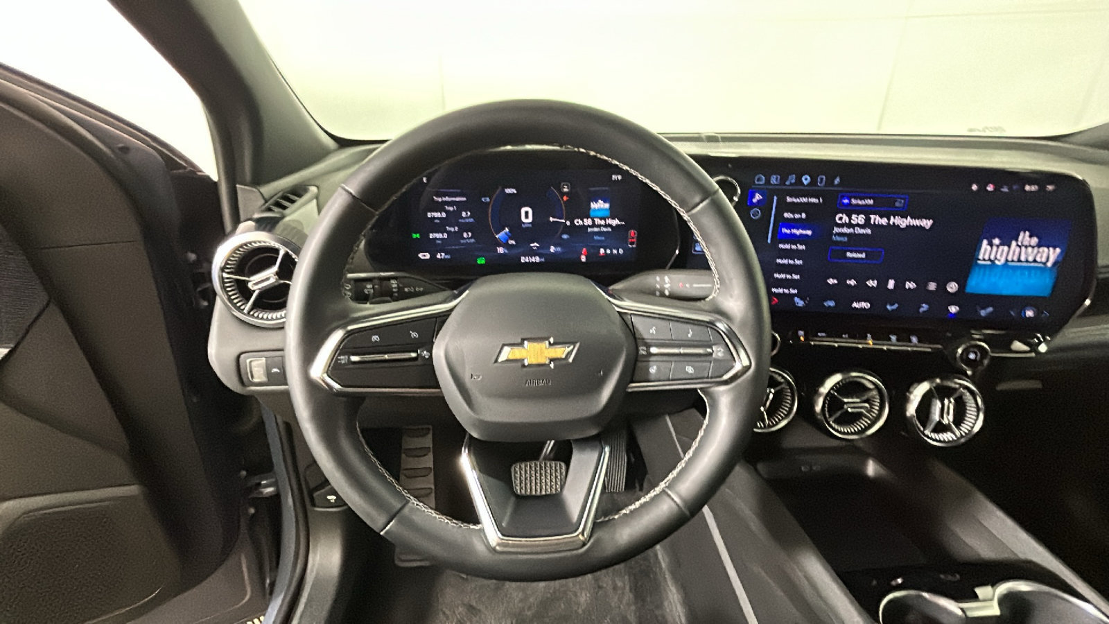 Used 2024 Chevrolet Blazer EV LT AWD/4WD image 18