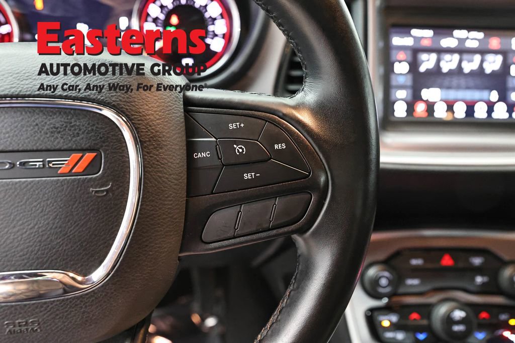 Used 2022 Dodge Challenger SXT image 16