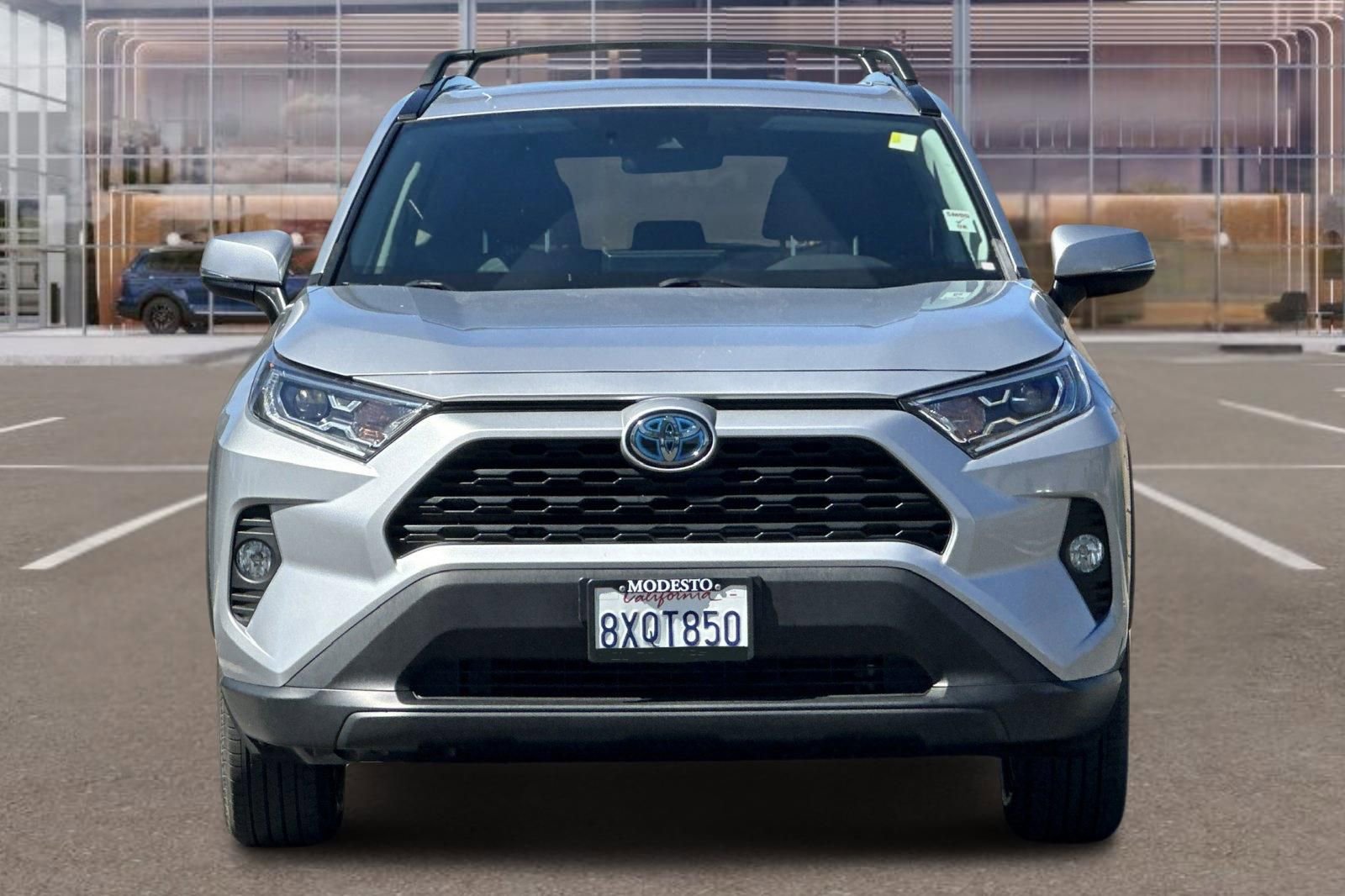 Used 2020 Toyota RAV4 XLE w/ XLE Grade Weather Package image 6