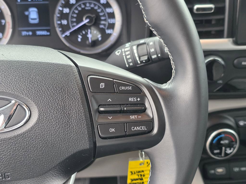 Used 2022 Hyundai Venue SEL image 18