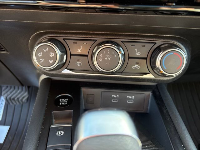 Used 2025 Nissan Kicks SV w/ SV Premium Package AWD/4WD image 9