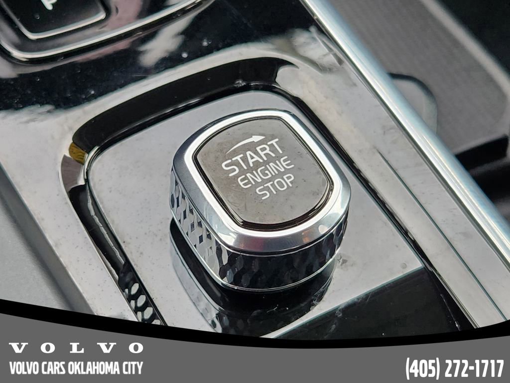 Certified 2025 Volvo XC60 T8 Plus w/ Protection Package Premier image 20