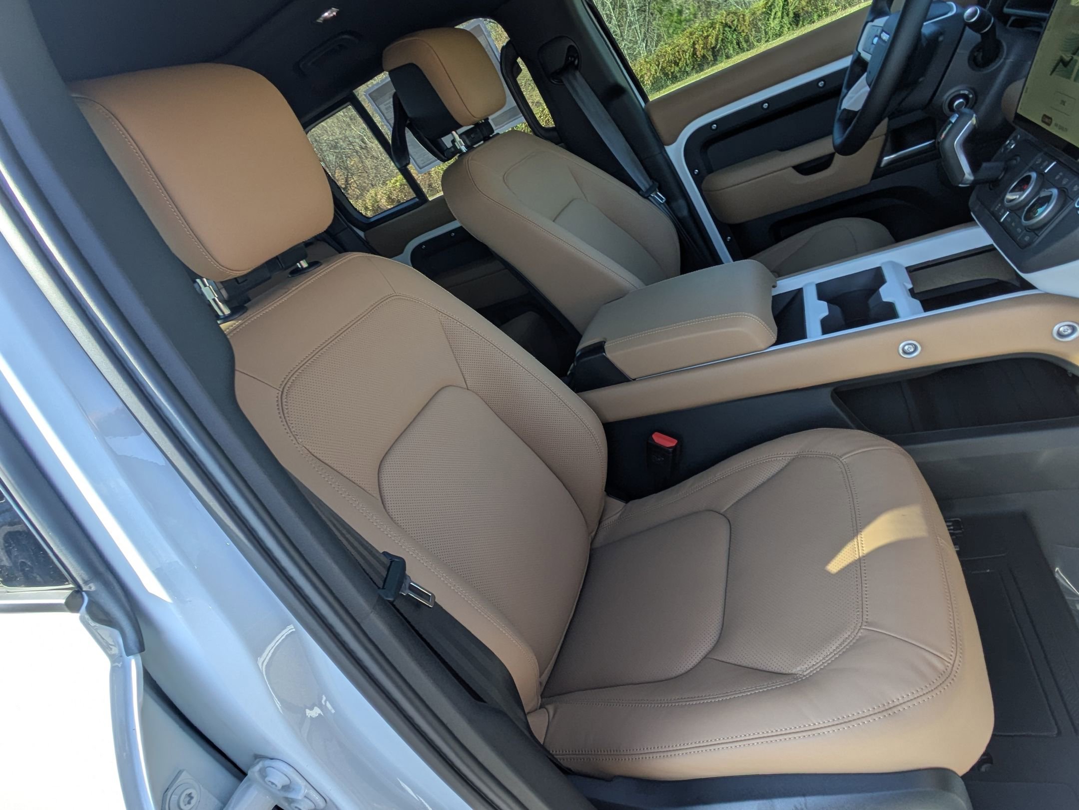 New 2026 Land Rover Defender 110 X-Dynamic SE image 31