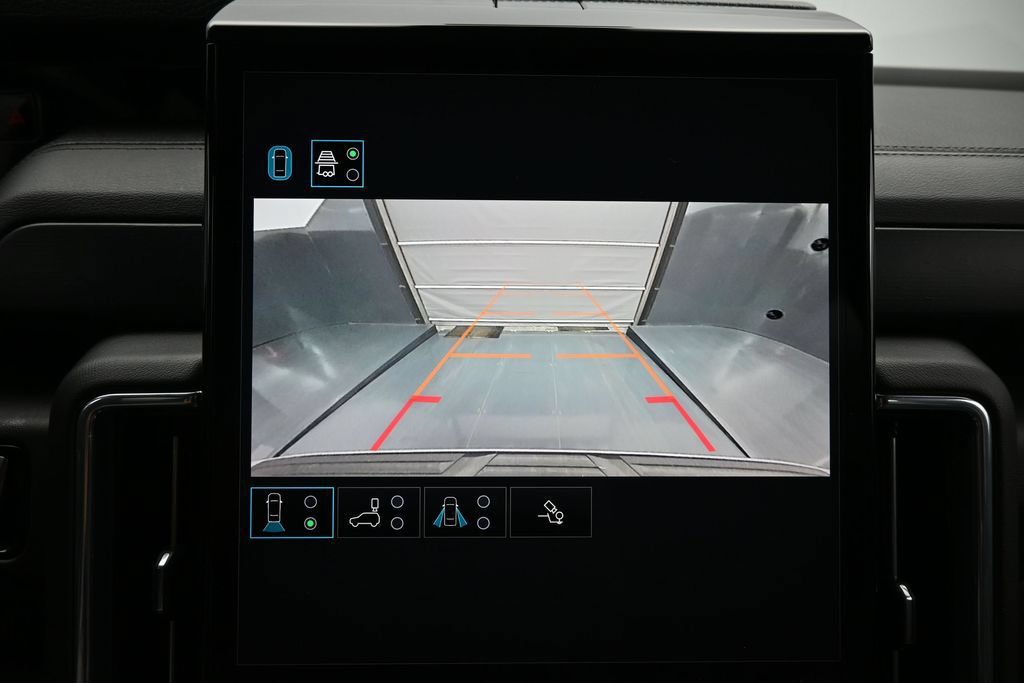 Used 2025 GMC Yukon XL Denali AWD/4WD image 22