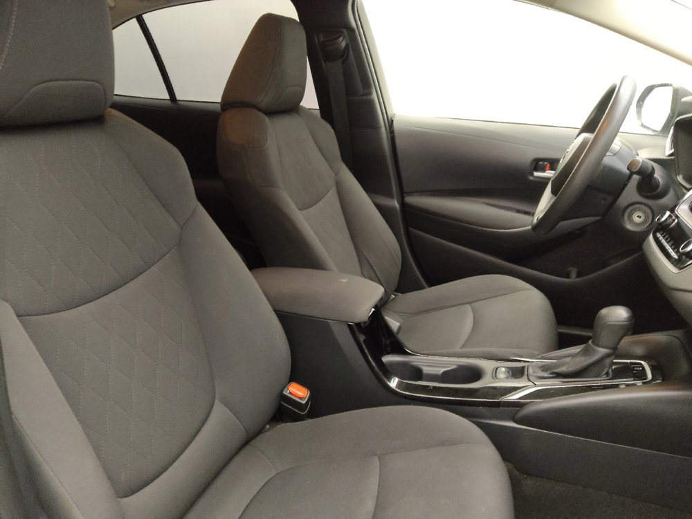 Used 2021 Toyota Corolla LE image 21