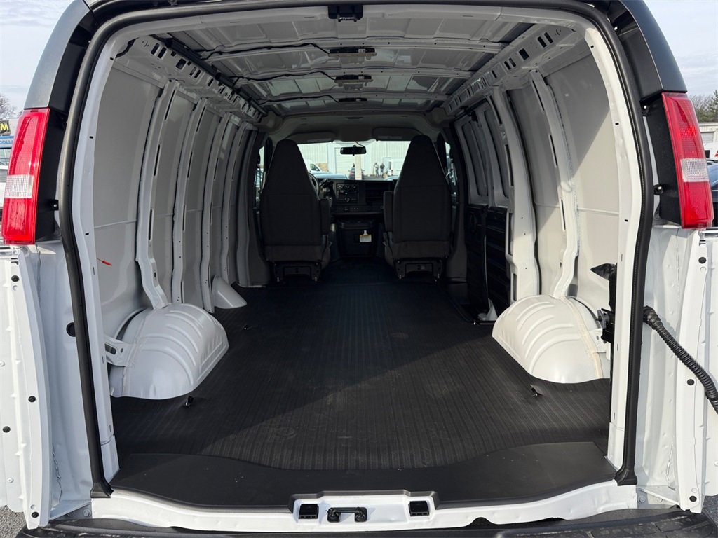 New 2025 Chevrolet Express 2500 image 20
