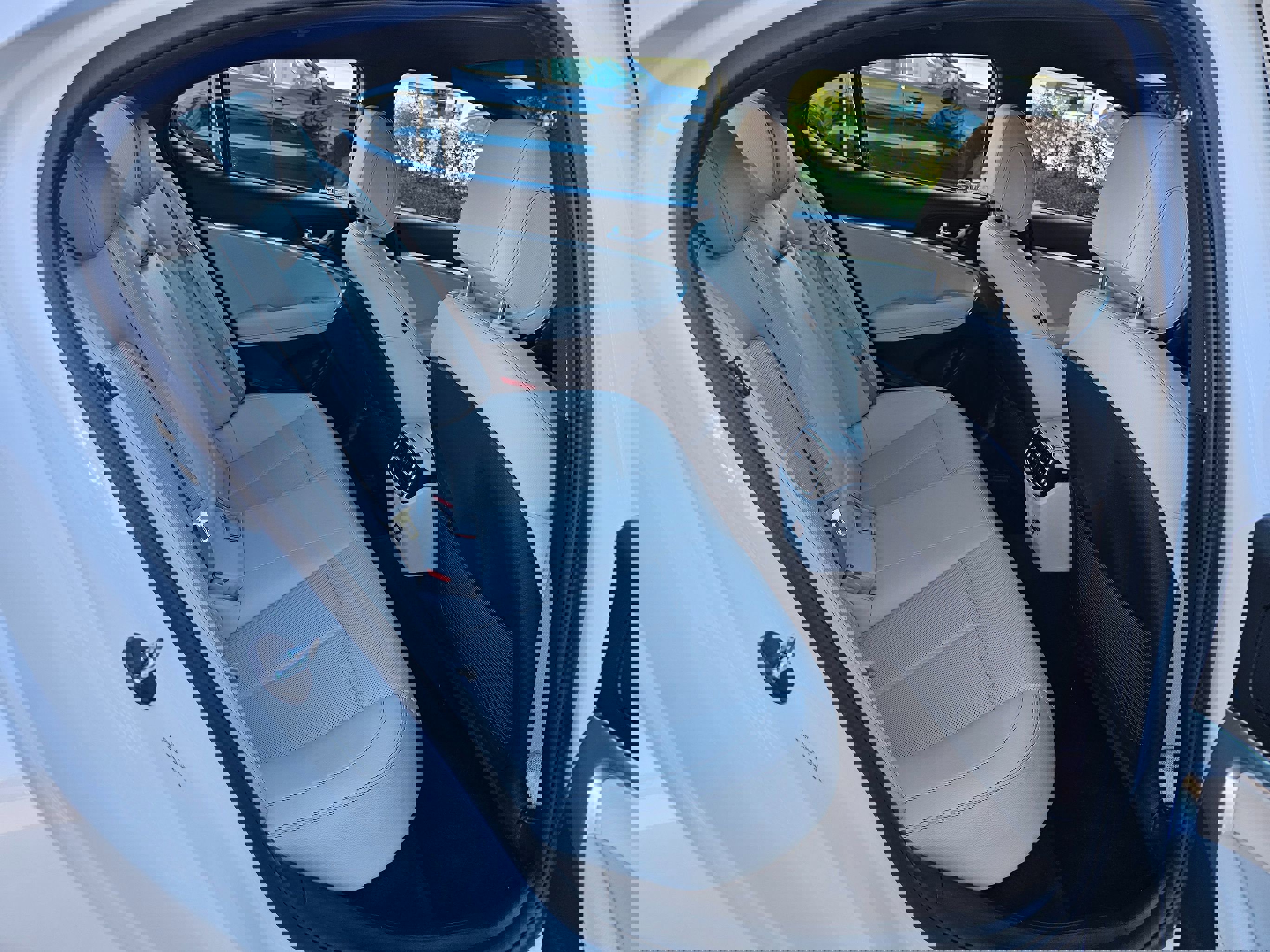 Used 2025 Genesis G70 2.5T image 27