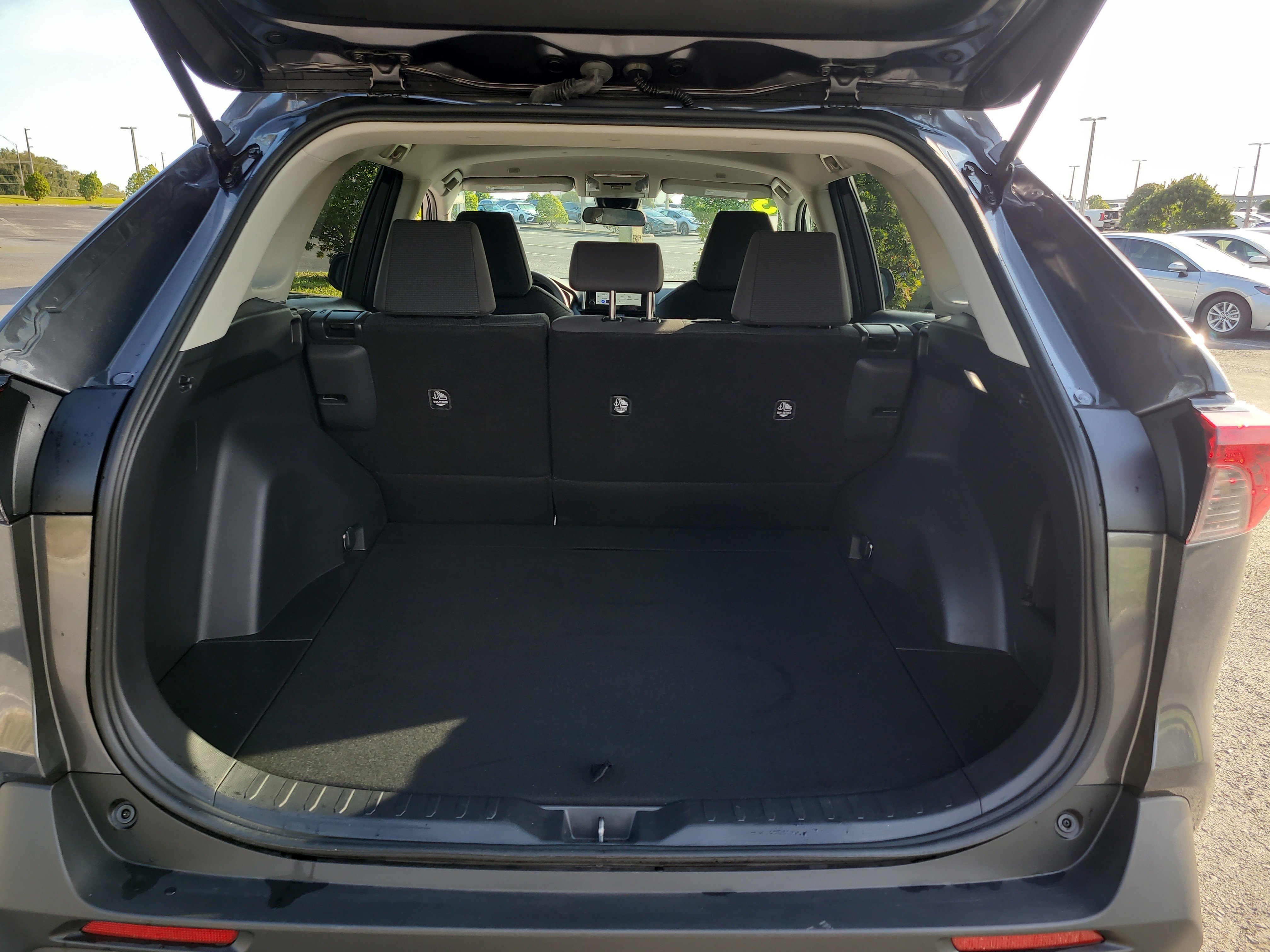 Used 2023 Toyota RAV4 LE image 11