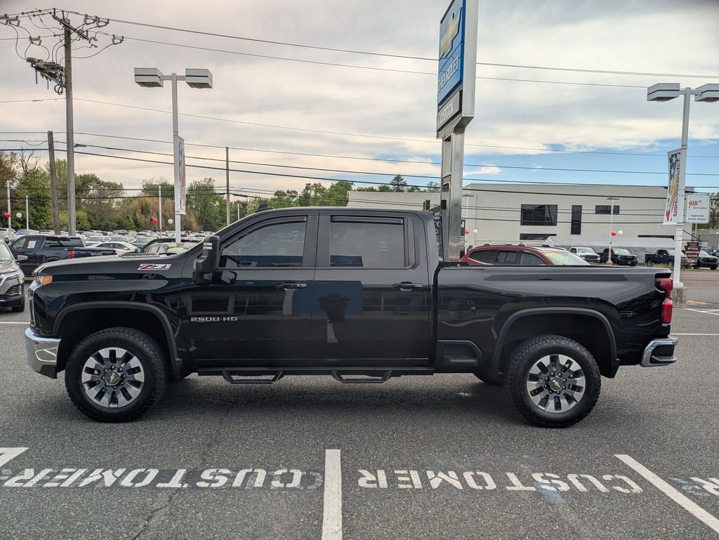 Used 2022 Chevrolet Silverado 2500 LT w/ Convenience Package AWD/4WD image 8