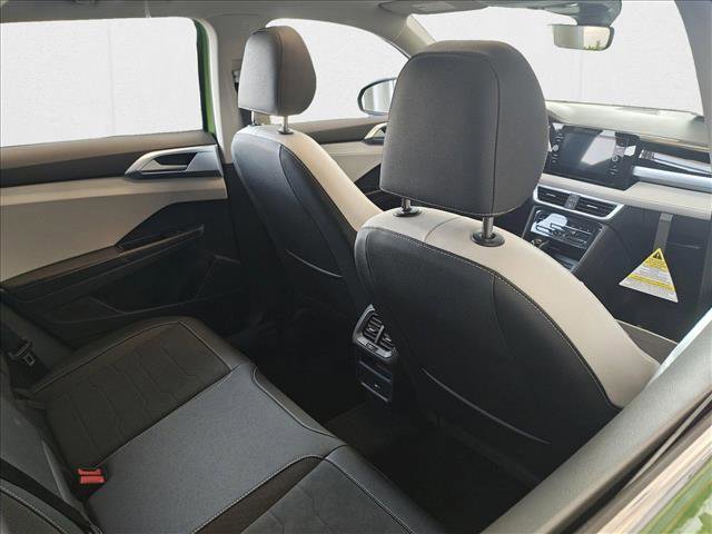 New 2025 Volkswagen Taos SE image 15