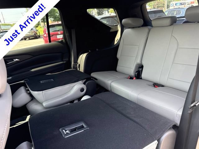 Used 2026 Chevrolet Traverse LT FWD image 11
