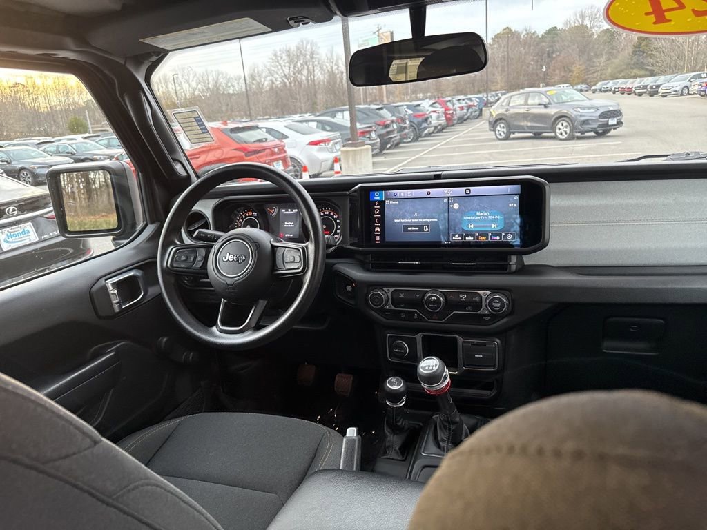 Used 2024 Jeep Gladiator Sport image 8