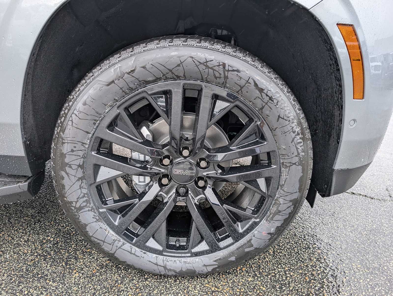 New 2026 GMC Yukon Elevation w/ LPO, Elevation Black Package AWD/4WD image 3