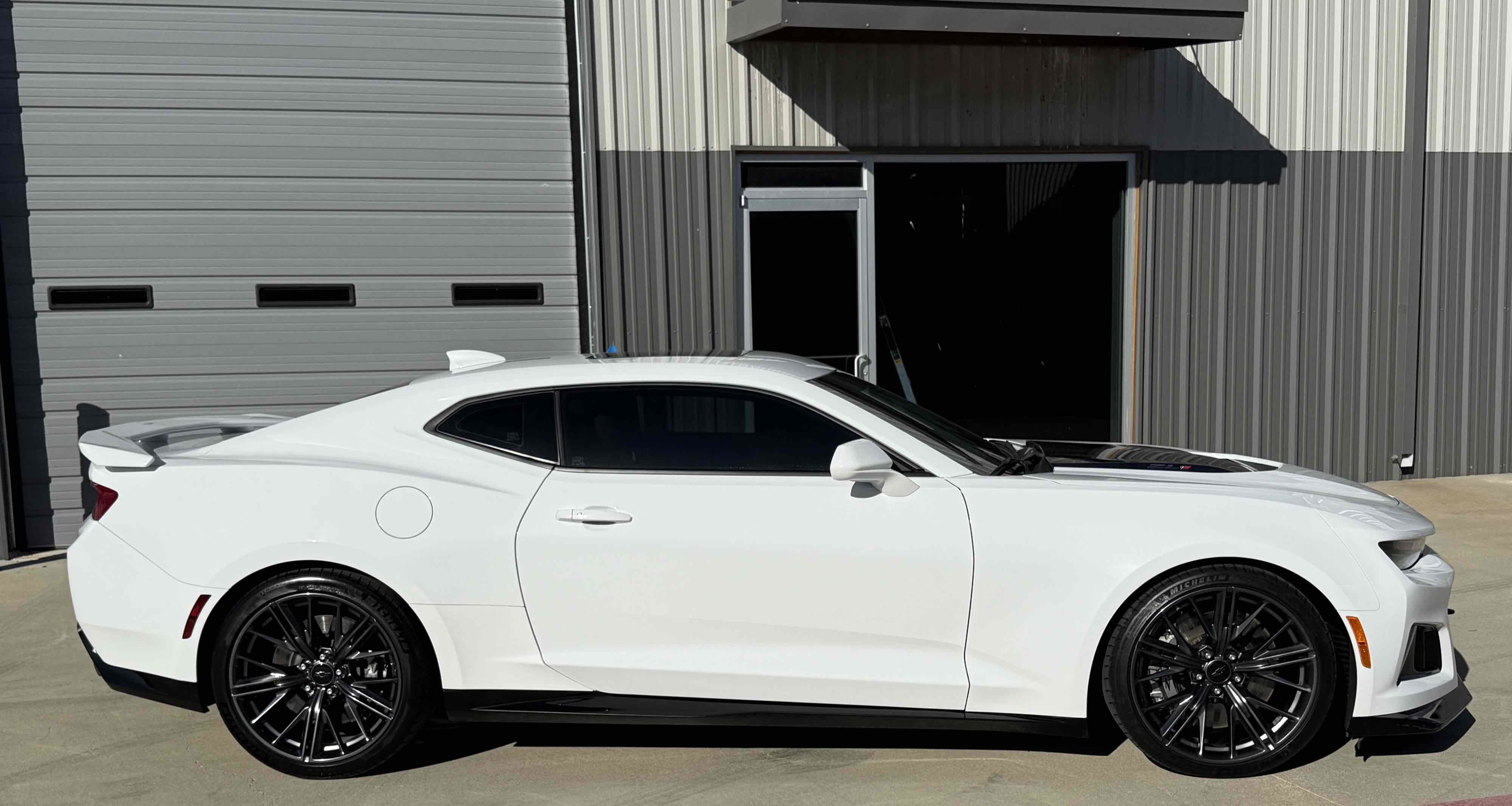Used 2018 Chevrolet Camaro ZL1 image 16
