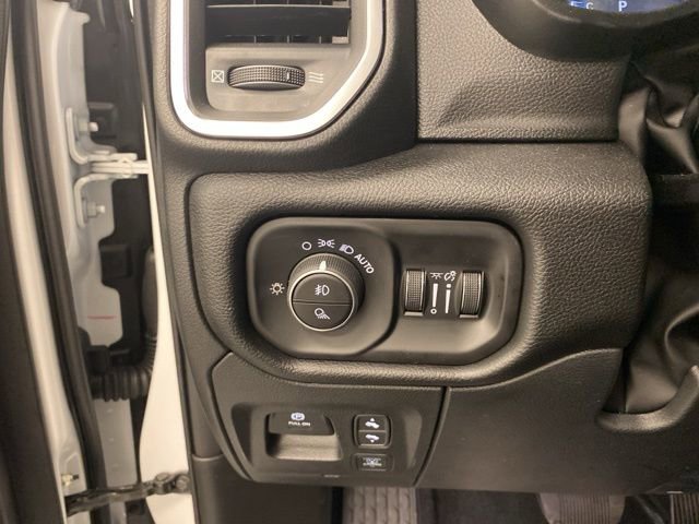 New 2026 RAM 1500 4x4 Crew Cab image 16