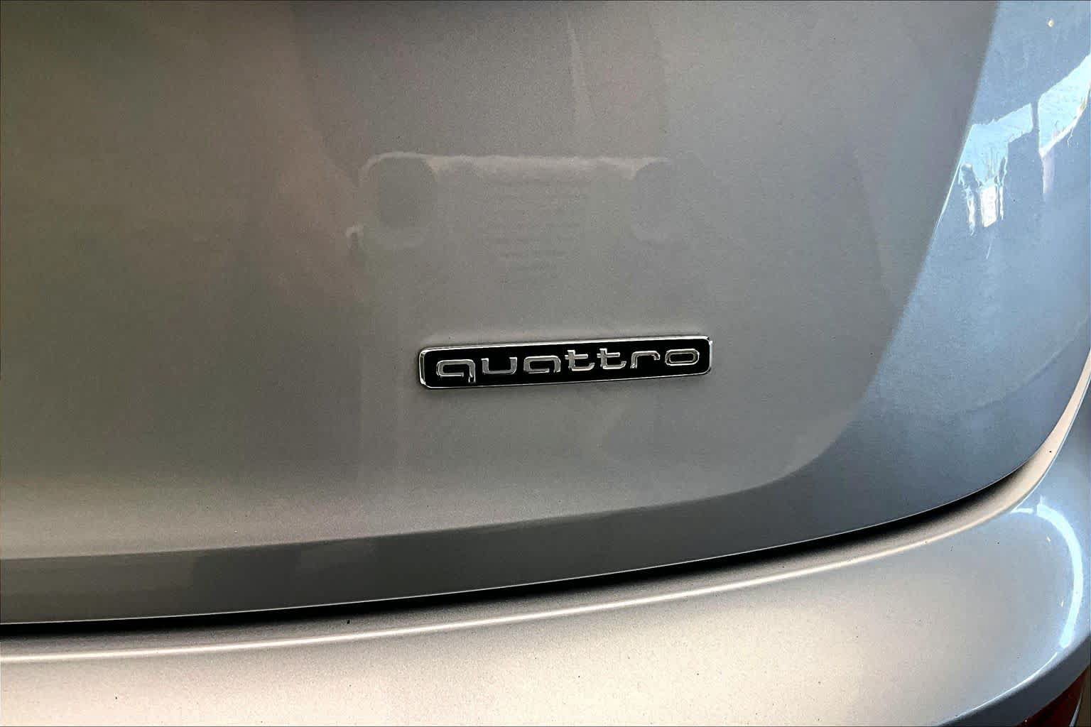 Used 2023 Audi Q5 2.0T Premium w/ Convenience Package AWD/4WD image 9