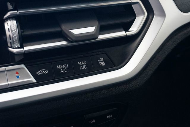 Used 2022 BMW M440i Convertible image 27