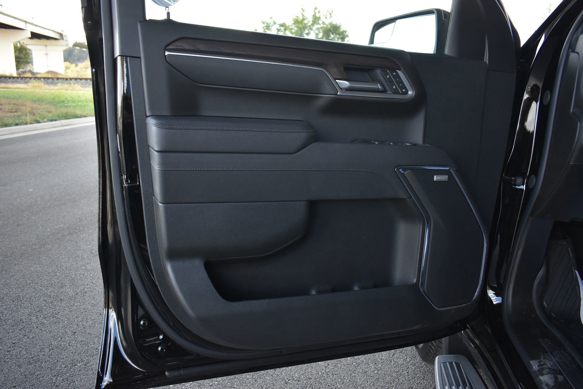 New 2026 GMC Sierra 1500 SLT w/ SLT Premium Package image 12