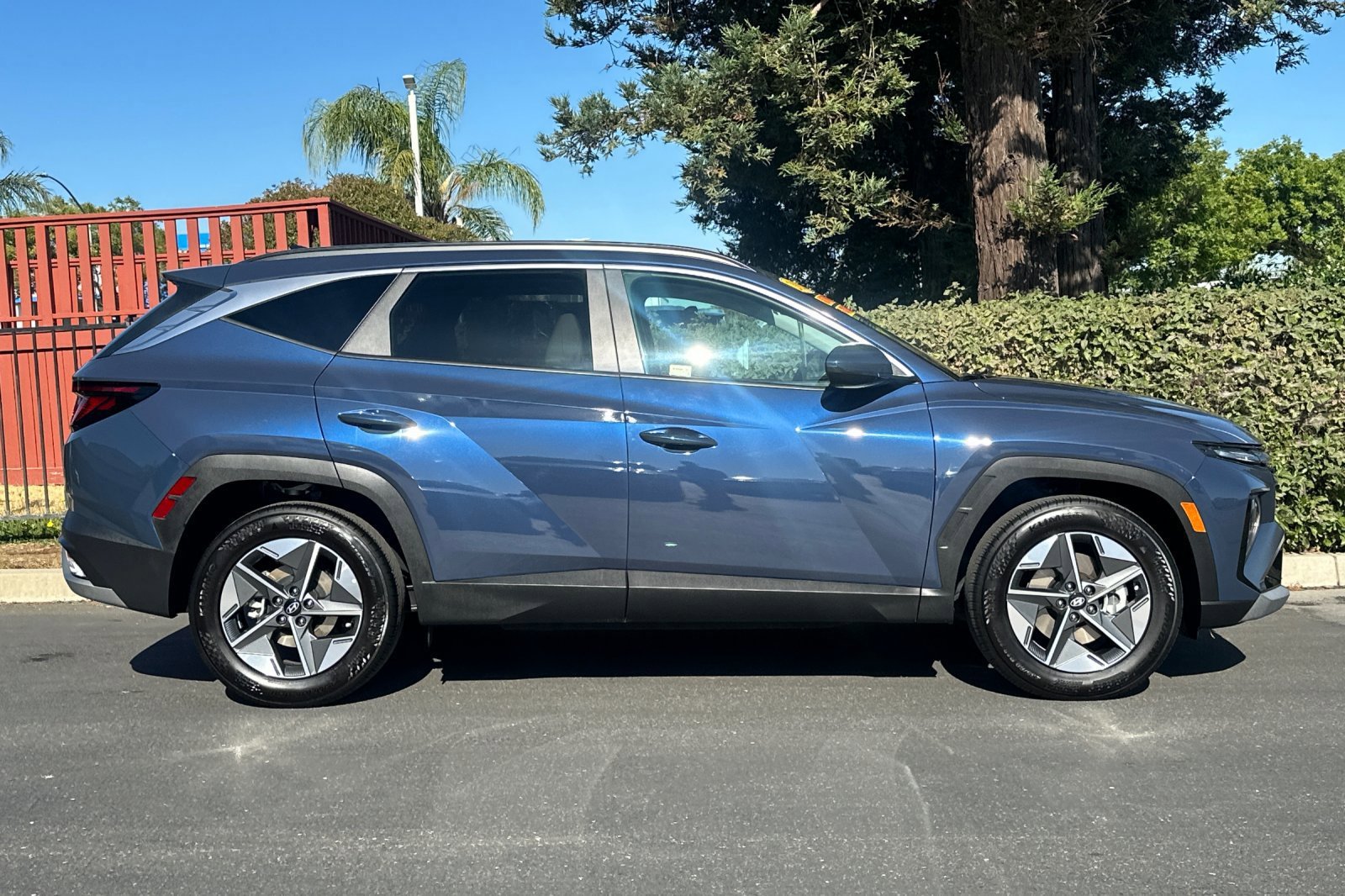 Used 2025 Hyundai Tucson SEL image 3