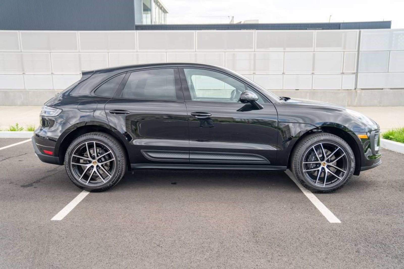 New 2026 Porsche Macan AWD/4WD image 8