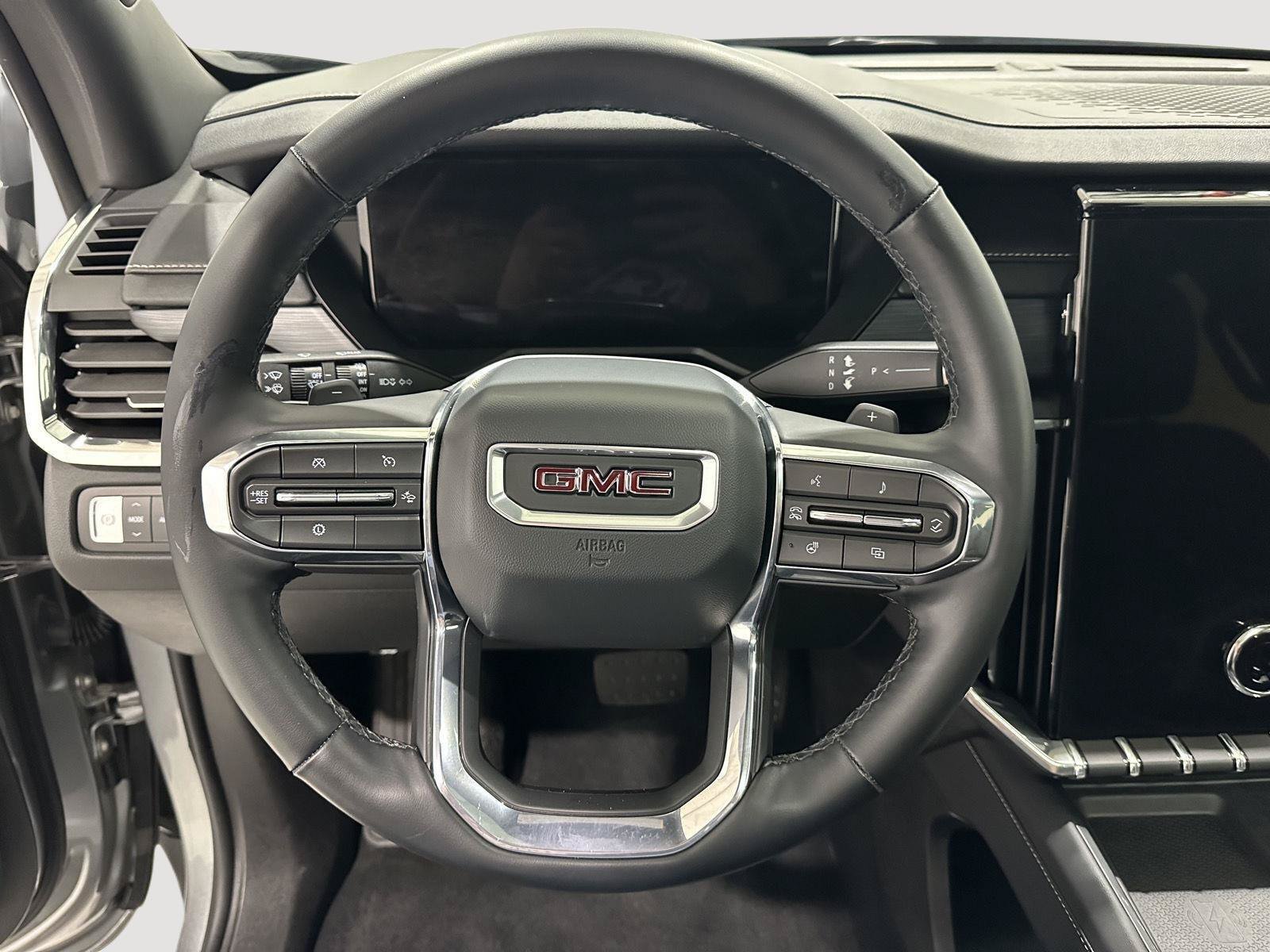 Used 2025 GMC Acadia Elevation w/ Elevation Premium Package AWD/4WD image 9