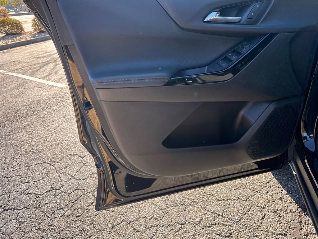 Certified 2025 Chevrolet Equinox LT image 11