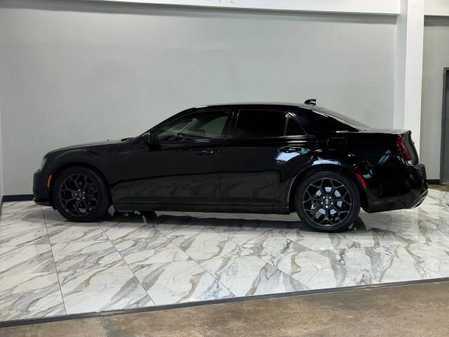 Used 2019 Chrysler 300 Touring w/ Sport Appearance Package RWD image 9