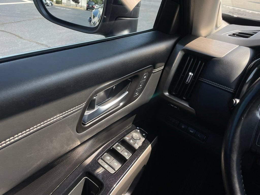 Used 2023 Nissan Pathfinder Platinum FWD image 22
