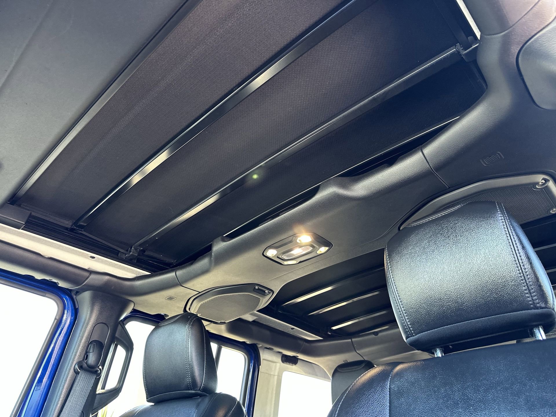 Used 2020 Jeep Wrangler Unlimited Sahara image 25