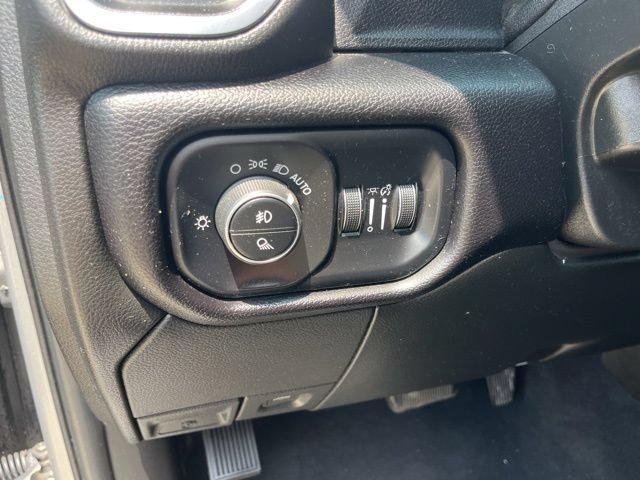 Used 2024 RAM 2500 Laramie AWD/4WD image 17