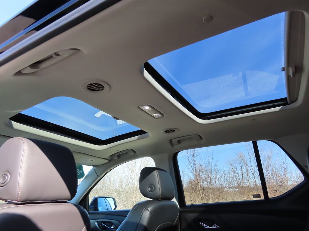 Used 2021 Chevrolet Traverse Premier w/ Redline Edition image 5