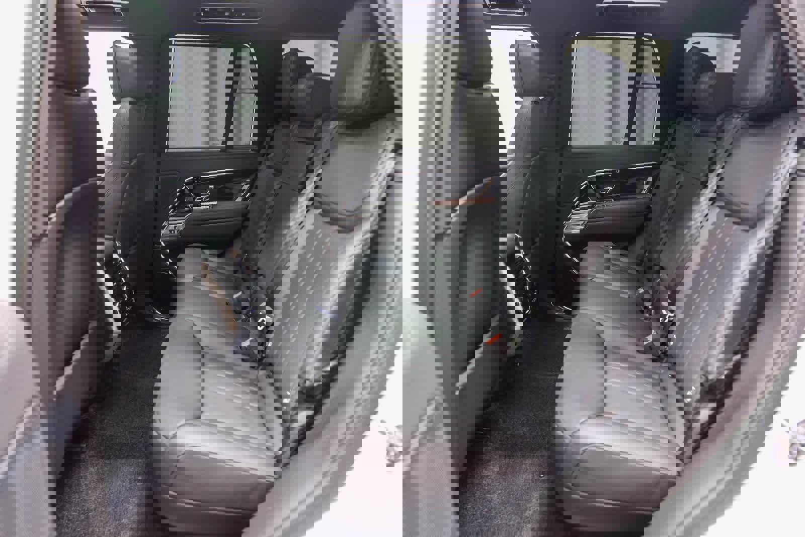 Used 2024 Land Rover Range Rover SE image 17