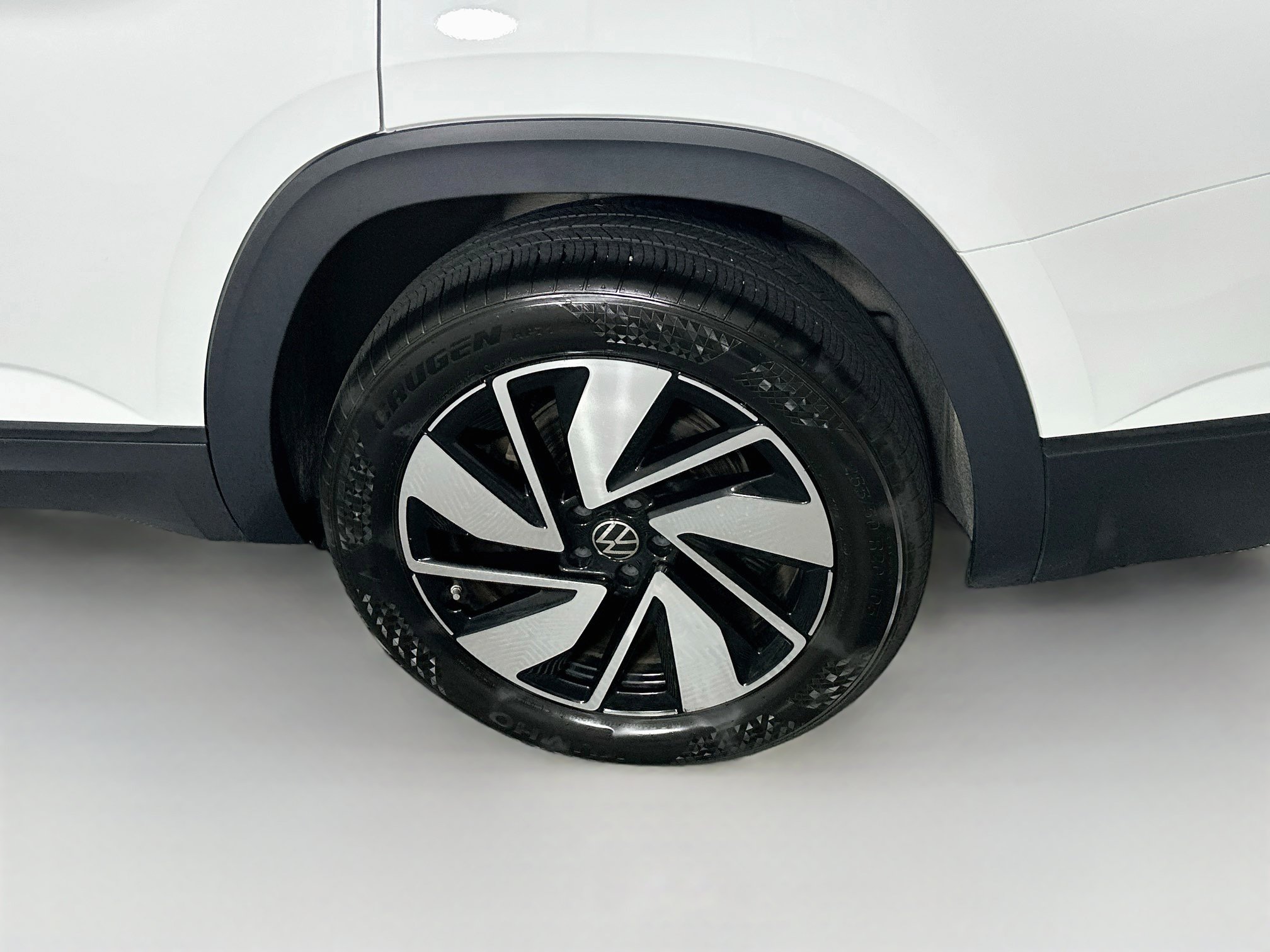 Used 2025 Volkswagen Atlas SE FWD image 11